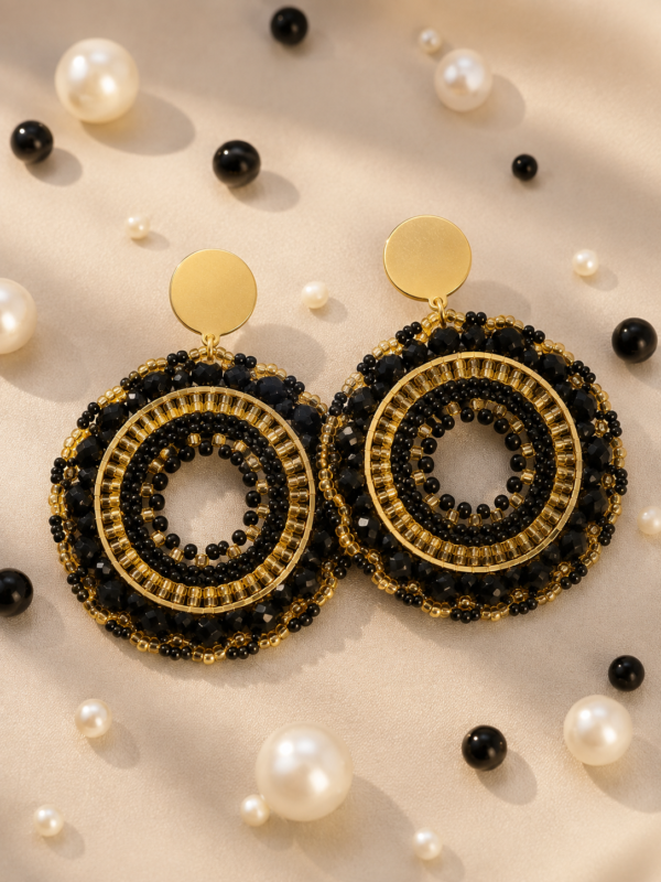 ChatGPT Image 14 ago 2026, 13_35_43 Aros Mandala Negro Y Dorado de Acero y Mostacillas