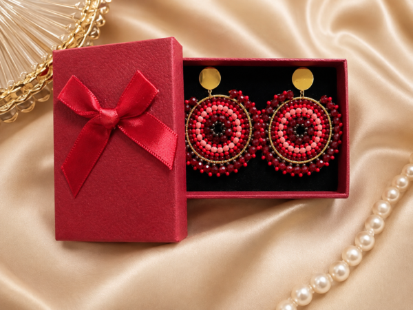 Aros Mandala Rojo & Dorado – Acero Inoxidable y Mostacillas