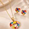 ChatGPT Image 16 ago 2026, 19_36_01 Set Collar y Aros Corazón Multicolor de Acero Inoxidable